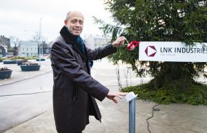 Centra sporta kvartālā iededz Ziemassvētku eglīti