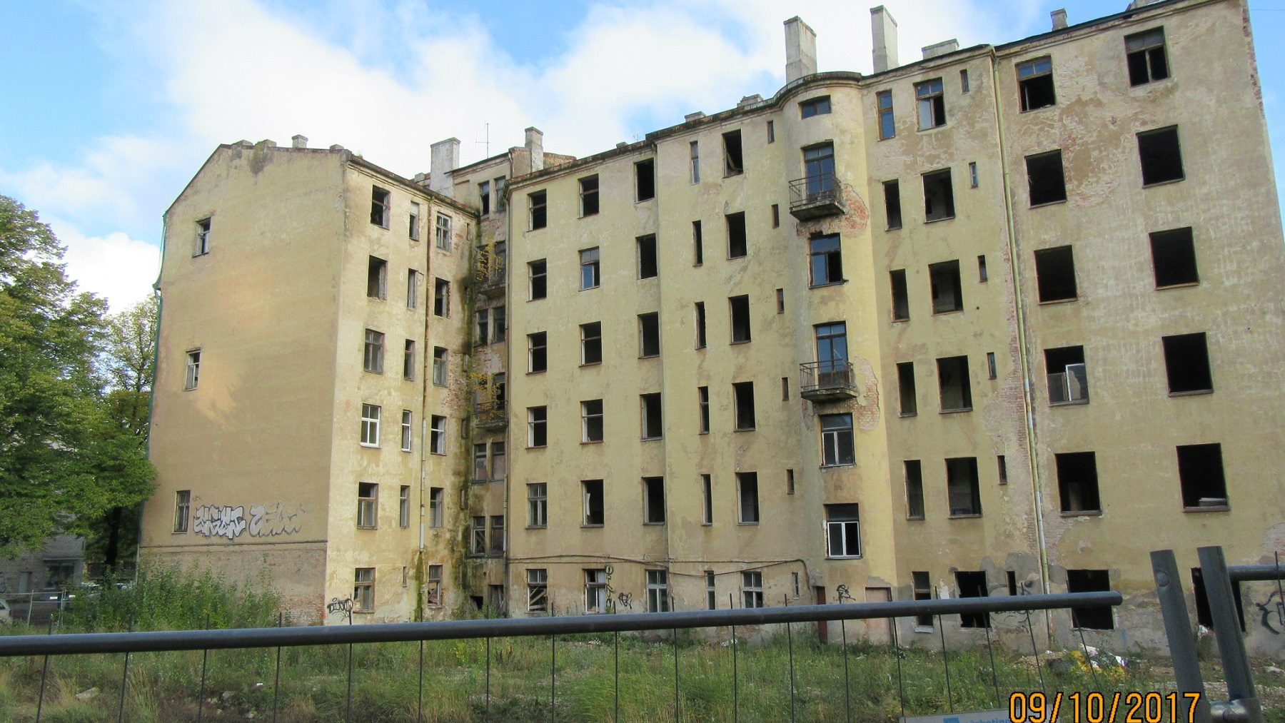 Vidi degradējošo būvju komisija uzdod sagatavot lēmumus par 11 Rīgas ēku piespiedu sakārtošanu