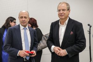 Rīgas Klasiskai ģimnāzijai izbūvēs jaunu piebūvi 10 laboratorijām; vēl divās Rīgas skolās ierīkos skaņu un video ierakstu studijas