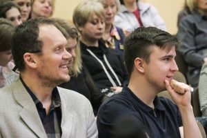 Rīgas Klasiskai ģimnāzijai izbūvēs jaunu piebūvi 10 laboratorijām; vēl divās Rīgas skolās ierīkos skaņu un video ierakstu studijas