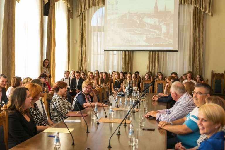 Rīgas pašvaldība kopā ar Nodarbinātības valsts aģentūru dalās pieredzē par skolēnu nodarbinātību vasaras brīvlaikā