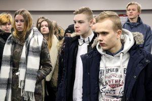 Rīgas domes Īpašuma departamenta speciālistus ēnoja 33 jaunieši no dažādām Latvijas skolām