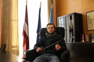 Rīgas domes Īpašuma departamenta speciālistus ēnoja 33 jaunieši no dažādām Latvijas skolām