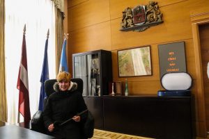 Rīgas domes Īpašuma departamenta speciālistus ēnoja 33 jaunieši no dažādām Latvijas skolām