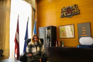 Rīgas domes Īpašuma departamenta speciālistus ēnoja 33 jaunieši no dažādām Latvijas skolām