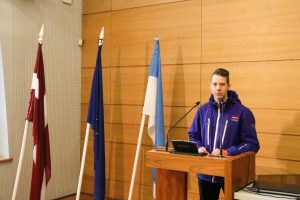 Rīgas domes Īpašuma departamenta speciālistus ēnoja 33 jaunieši no dažādām Latvijas skolām