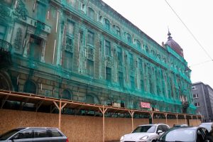 Galvaspilsētā piespiedu kārtā nojauks piecus un sakārtos divus graustus