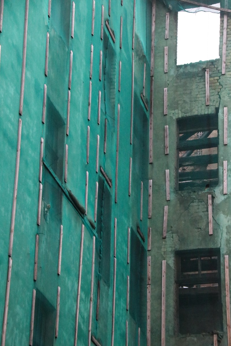 Galvaspilsētā piespiedu kārtā nojauks piecus un sakārtos divus graustus