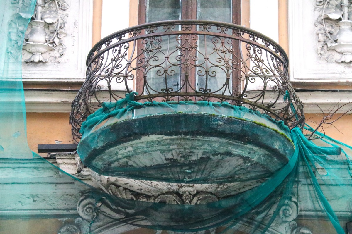 Galvaspilsētā piespiedu kārtā nojauks piecus un sakārtos divus graustus