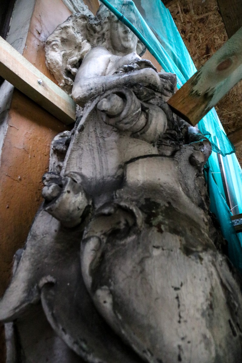 Galvaspilsētā piespiedu kārtā nojauks piecus un sakārtos divus graustus