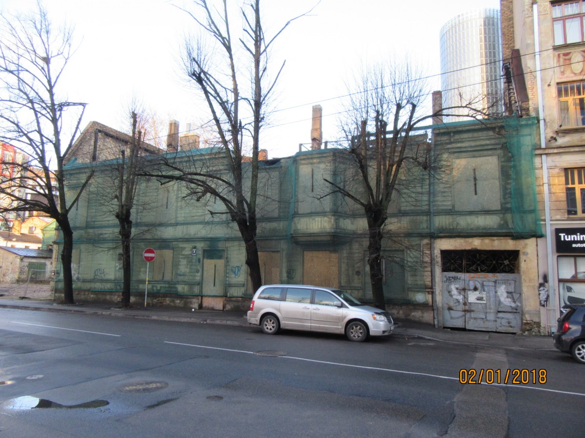 Pilsētas īpašuma komiteja apstiprina septiņu graustu nojaukšanu piespiedu kārtā