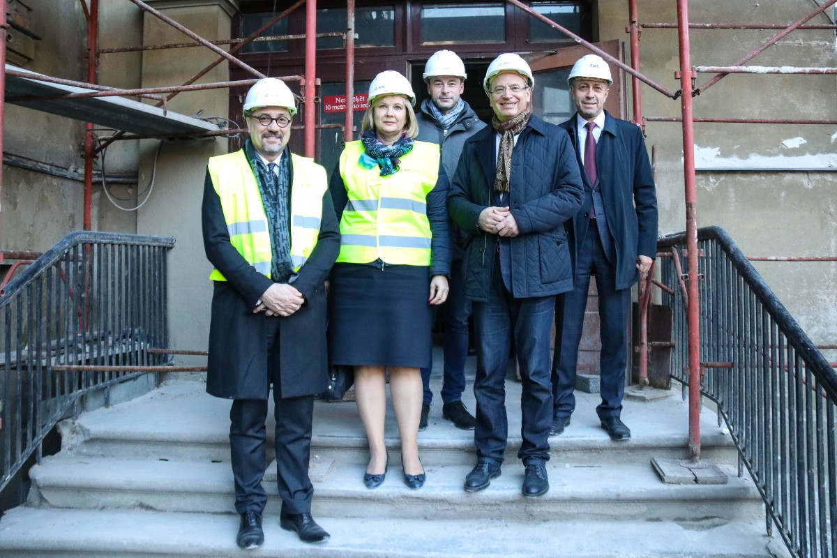 1. septembrī Rīgas Franču licejs atgriezīsies vēsturiskajā ēkā