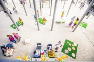 Iespēju aplūkot atjaunoto Mežaparka Lielo estrādi izmanto liels skaits rīdzinieku un pilsētas viesu