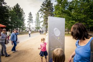 Iespēju aplūkot atjaunoto Mežaparka Lielo estrādi izmanto liels skaits rīdzinieku un pilsētas viesu