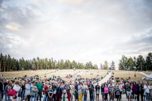 Iespēju aplūkot atjaunoto Mežaparka Lielo estrādi izmanto liels skaits rīdzinieku un pilsētas viesu