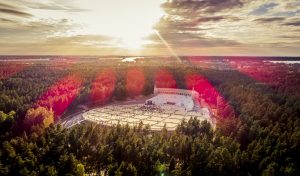 Iespēju aplūkot atjaunoto Mežaparka Lielo estrādi izmanto liels skaits rīdzinieku un pilsētas viesu