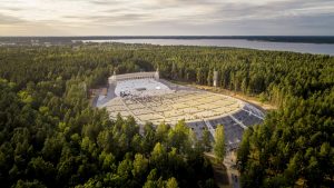 Iespēju aplūkot atjaunoto Mežaparka Lielo estrādi izmanto liels skaits rīdzinieku un pilsētas viesu