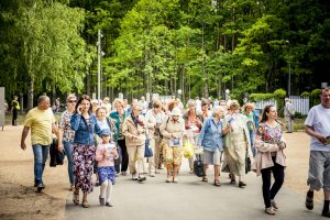 Iespēju aplūkot atjaunoto Mežaparka Lielo estrādi izmanto liels skaits rīdzinieku un pilsētas viesu