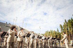 Iespēju aplūkot atjaunoto Mežaparka Lielo estrādi izmanto liels skaits rīdzinieku un pilsētas viesu