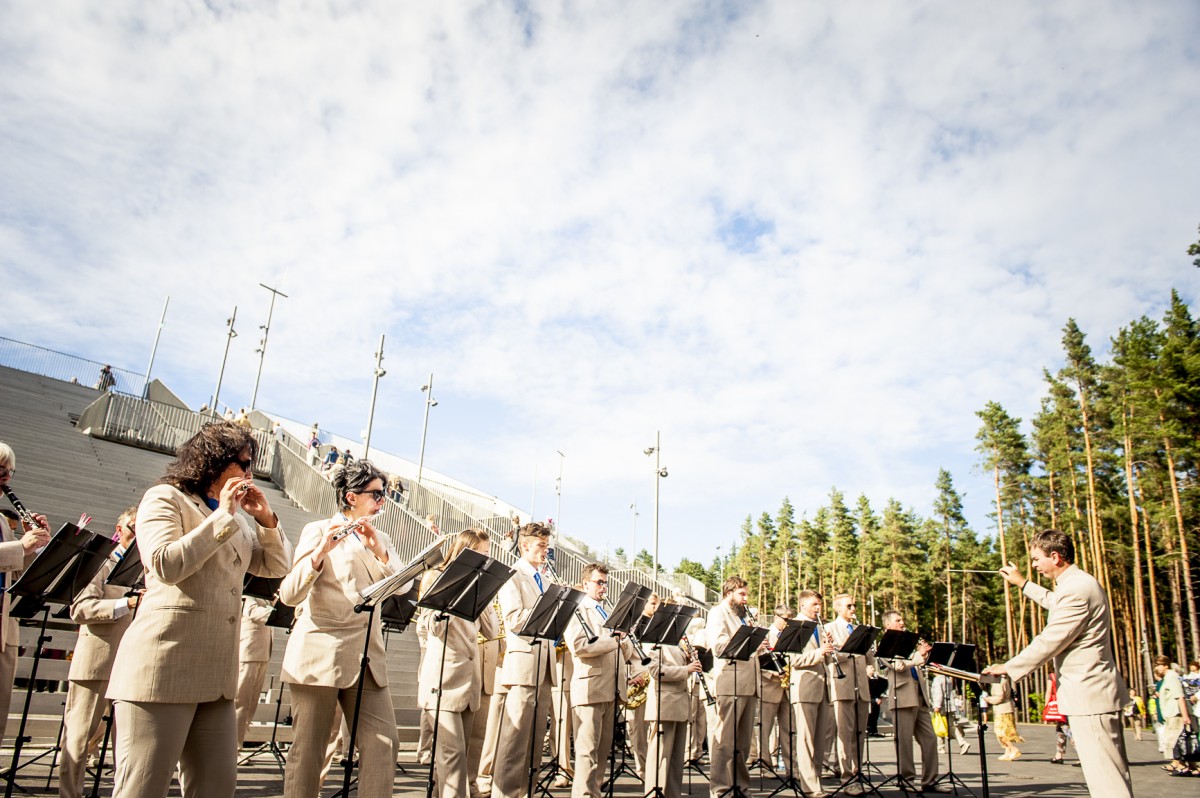 Iespēju aplūkot atjaunoto Mežaparka Lielo estrādi izmanto liels skaits rīdzinieku un pilsētas viesu
