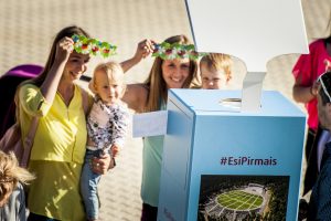 Iespēju aplūkot atjaunoto Mežaparka Lielo estrādi izmanto liels skaits rīdzinieku un pilsētas viesu