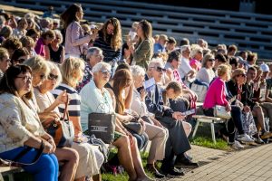 Iespēju aplūkot atjaunoto Mežaparka Lielo estrādi izmanto liels skaits rīdzinieku un pilsētas viesu
