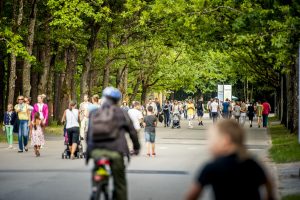 Iespēju aplūkot atjaunoto Mežaparka Lielo estrādi izmanto liels skaits rīdzinieku un pilsētas viesu