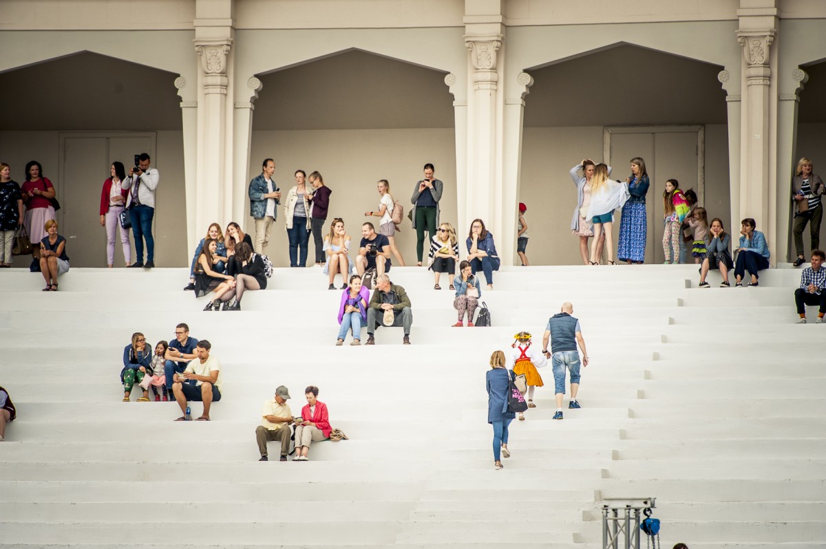 Iespēju aplūkot atjaunoto Mežaparka Lielo estrādi izmanto liels skaits rīdzinieku un pilsētas viesu