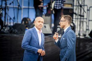 Iespēju aplūkot atjaunoto Mežaparka Lielo estrādi izmanto liels skaits rīdzinieku un pilsētas viesu