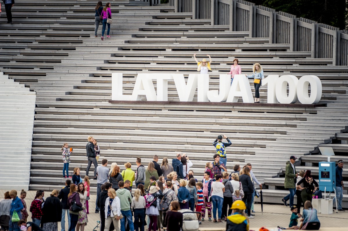 Iespēju aplūkot atjaunoto Mežaparka Lielo estrādi izmanto liels skaits rīdzinieku un pilsētas viesu