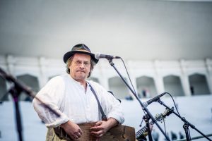 Iespēju aplūkot atjaunoto Mežaparka Lielo estrādi izmanto liels skaits rīdzinieku un pilsētas viesu