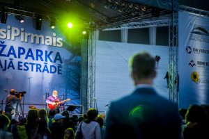 Iespēju aplūkot atjaunoto Mežaparka Lielo estrādi izmanto liels skaits rīdzinieku un pilsētas viesu