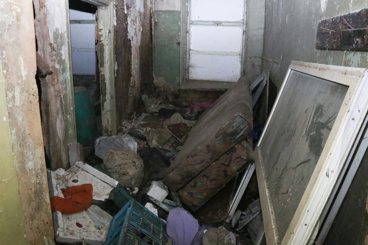 Vidi degradējošu būvju komisija izbraukuma sēdē nolēma ēkas Duntes ielā 24 un Mazajā Ozolu ielā 1 klasificēt par graustiem