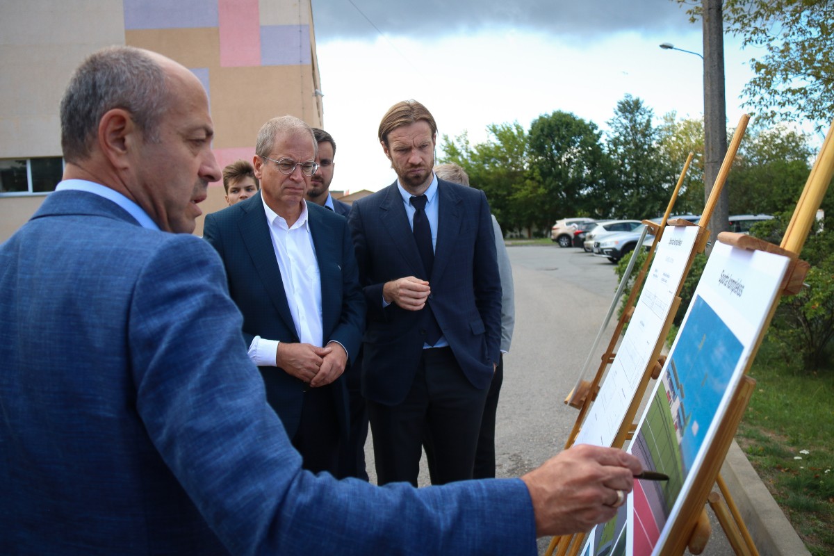 Pie Rīgas 75. vidusskolas plāno izbūvēt jaunu futbola stadionu un laukumu ar dažādām aktīvās atpūtas iespējām