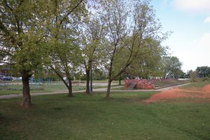 Pie Rīgas 75. vidusskolas plāno izbūvēt jaunu futbola stadionu un laukumu ar dažādām aktīvās atpūtas iespējām