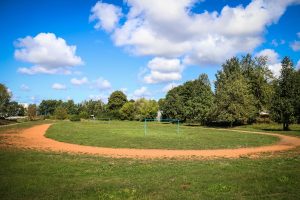Pie Rīgas 75. vidusskolas plāno izbūvēt jaunu futbola stadionu un laukumu ar dažādām aktīvās atpūtas iespējām
