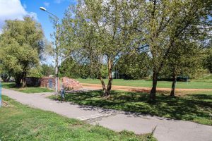 Pie Rīgas 75. vidusskolas plāno izbūvēt jaunu futbola stadionu un laukumu ar dažādām aktīvās atpūtas iespējām