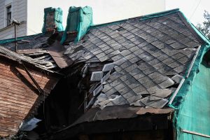 Vidi degradējošu būvju komisija uzdod graustu Ādmiņu ielā 11a sakārtot piespiedu kārtā