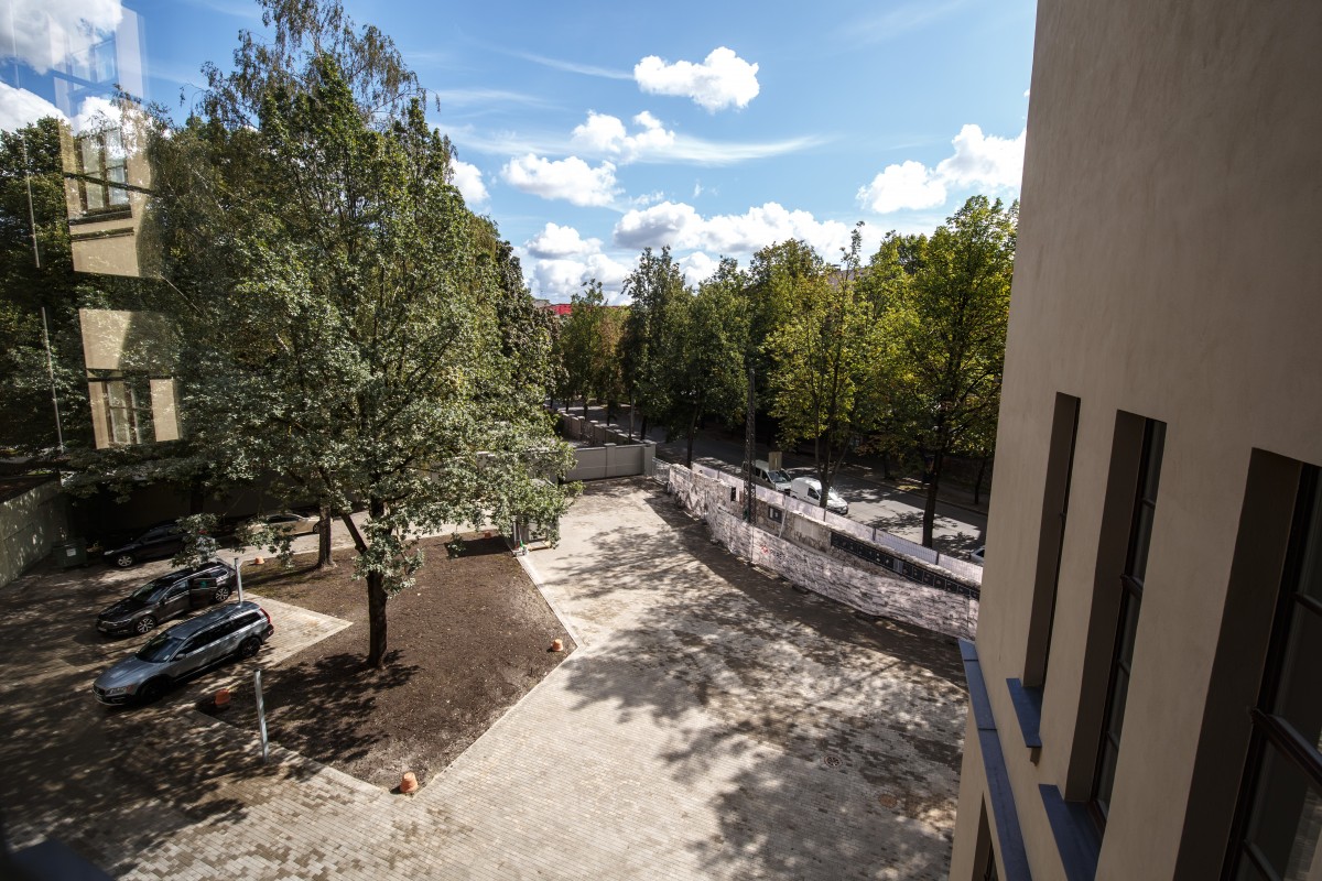 Rīgas skolās vairs nebūs mācību divās maiņās