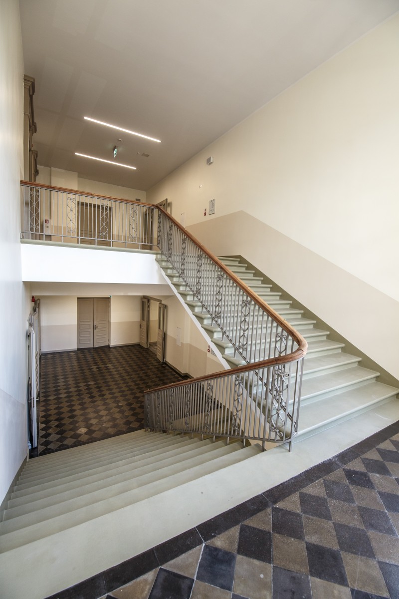 Rīgas skolās vairs nebūs mācību divās maiņās