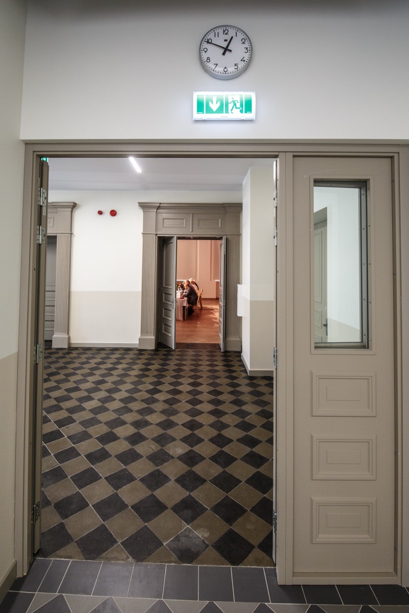 Rīgas skolās vairs nebūs mācību divās maiņās