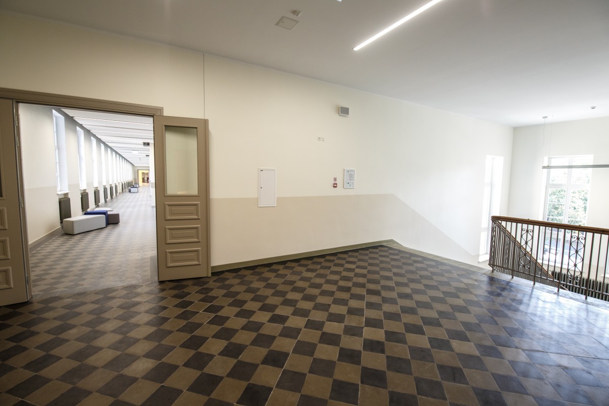 Rīgas skolās vairs nebūs mācību divās maiņās