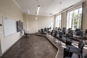 Rīgas skolās vairs nebūs mācību divās maiņās