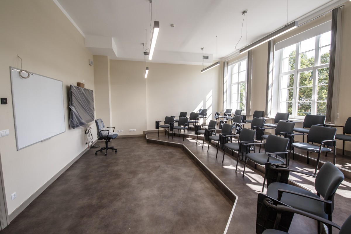 Rīgas skolās vairs nebūs mācību divās maiņās