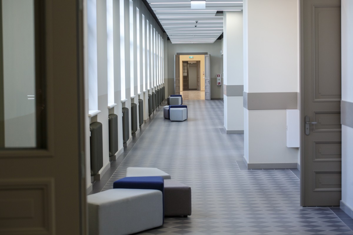 Rīgas skolās vairs nebūs mācību divās maiņās