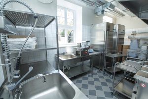 Rīgas skolās vairs nebūs mācību divās maiņās