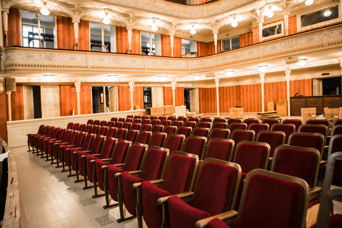 Ziņa - №2 Latvijas Nacionālajā teātrī uzstādīti 803 jauni skatītāju krēsli