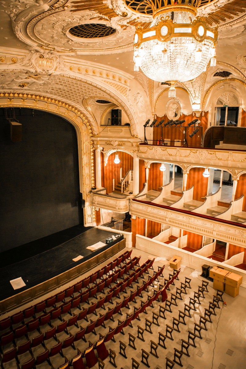 Ziņa - №2 Latvijas Nacionālajā teātrī uzstādīti 803 jauni skatītāju krēsliZiņa - №2 Latvijas Nacionālajā teātrī uzstādīti 803 jauni skatītāju krēsli