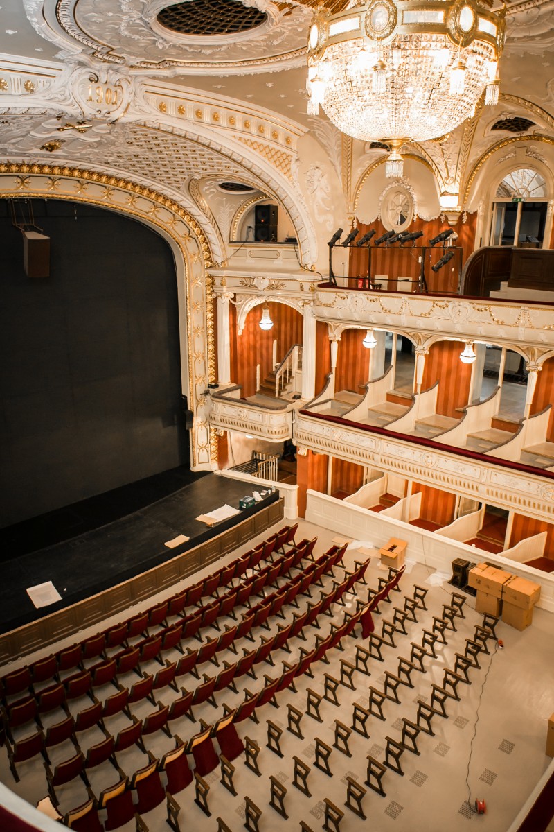 Ziņa - №2 Latvijas Nacionālajā teātrī uzstādīti 803 jauni skatītāju krēsli