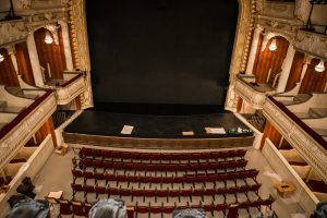 Ziņa - №2 Latvijas Nacionālajā teātrī uzstādīti 803 jauni skatītāju krēsli